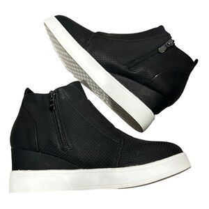 Journee Collection Clara Wedge Sneaker Black Women's Size 9.5